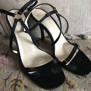 Black Silk Vera Wang Strappy Evening Shoes Size 6